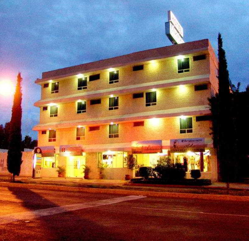 אגואסקליינטס Hotel Elizabeth Ciudad Deportiva מראה חיצוני תמונה
